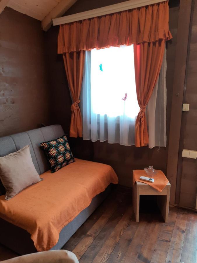 Mali Raj Apartmani Cetinje Exterior photo